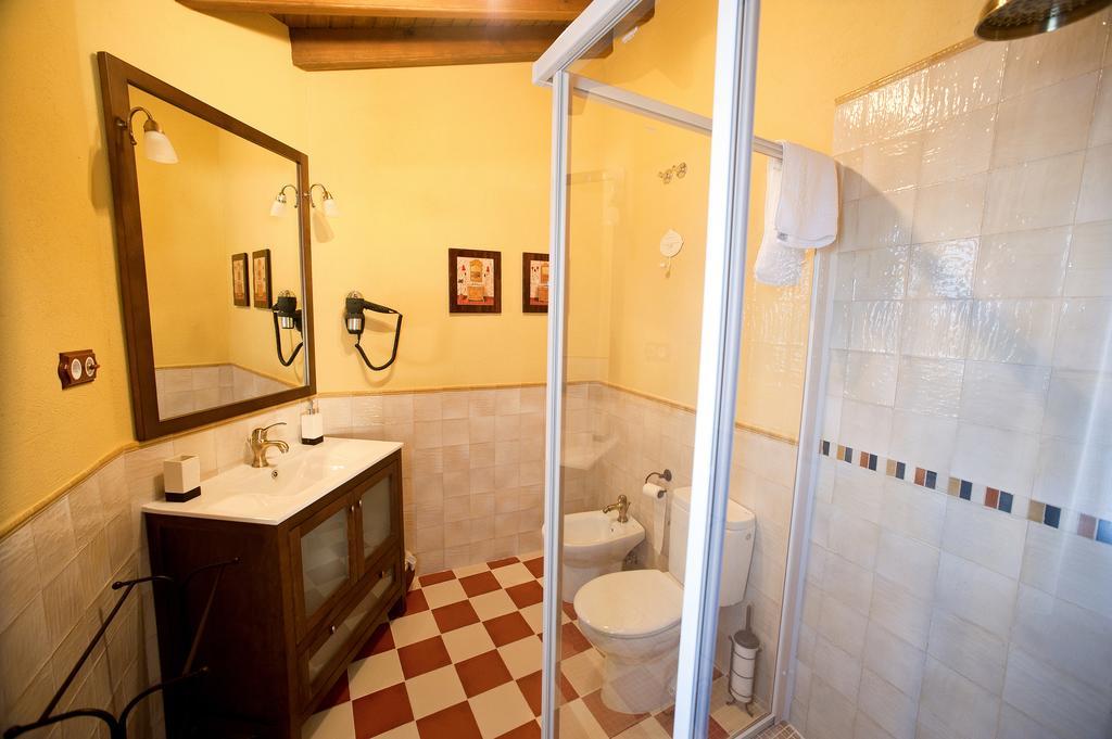 Casa Rural Arbequina-Piscina Natural A 100 Metros Casas del Monte Ruang foto